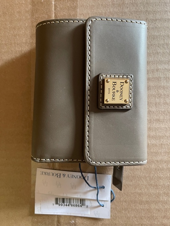 Dooney & Bourke Handbags - Dooney & Bourke Taupe Leather Trifold Card Case